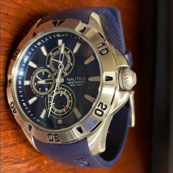 Nautical men’s watch like new barely used. Amazon.com: Nautica NCT Blue SAIL Stainless Steel Bracelet  main image 3